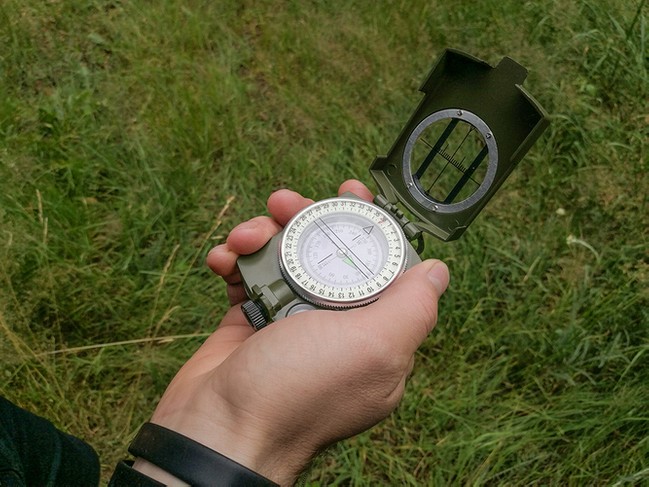 Vojenský kompas KM5717