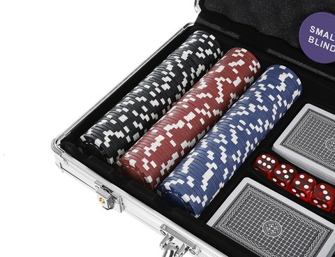 Poker - ein Satz von 300 Chips in einem HQ-Koffer